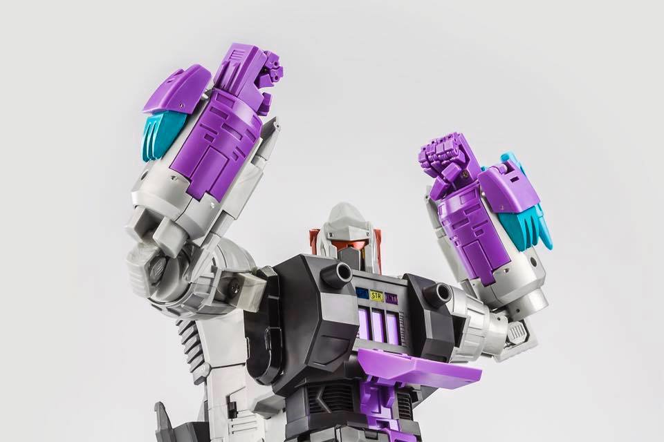 ヘッドマスター違いトランスフォーマー Decepticon Snapdragon 811rJu2DW4L._UF350,350_QL50_.jpg
